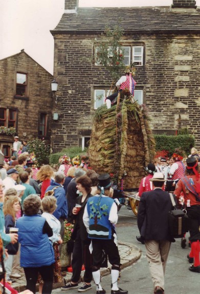 File:Saddleworthcart1.jpg